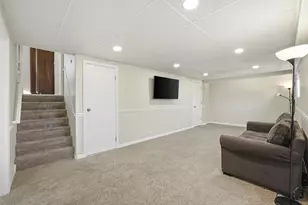 429 Lauren Ln, Buffalo Grove, IL 60089 - Photo 18