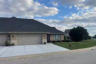 2122 Sky Hbr Dr, New Lenox, IL 60451 - Photo 2