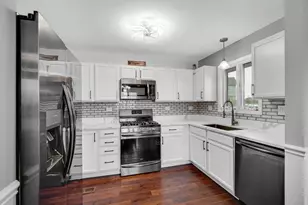 2122 Sky Hbr Dr, New Lenox, IL 60451 - Photo 6