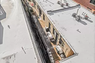 667 W Barry Ave, Chicago, IL 60657 - Photo 18