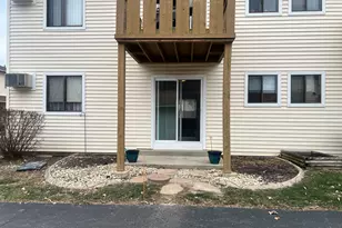 8320 Oak Leaf Dr, Woodridge, IL 60517 - Photo 4