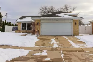 793 Timothy Ln, Des Plaines, IL 60016 - Photo 1