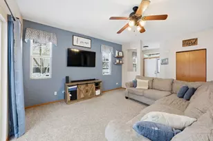 1110 Colonial Dr, Joliet, IL 60432 - Photo 8