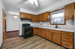 175 Calkins Dr, Sugar Grove, IL 60554 - Photo 8