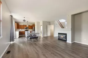 2020 Spring Creek Ln, McHenry, IL 60050 - Photo 4