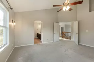 2020 Spring Creek Ln, McHenry, IL 60050 - Photo 8