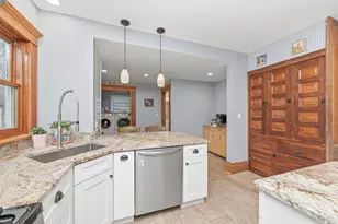 410 W Reader St, Elburn, IL 60119 - Photo 6