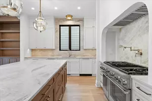 2119 N Seminary Ave, Chicago, IL 60614 - Photo 12