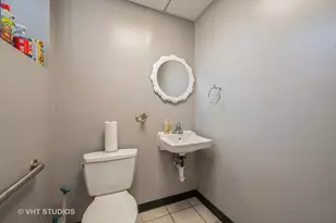 1340 W Irving Park Rd, Chicago, IL 60613 - Photo 8