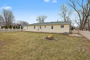 2423 Pecan St, Joliet, IL 60435 - Photo 2