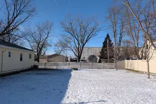 2423 Pecan St, Joliet, IL 60435 - Photo 30