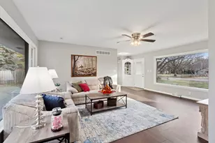 2265 Fitchome St, Aurora, IL 60506 - Photo 4