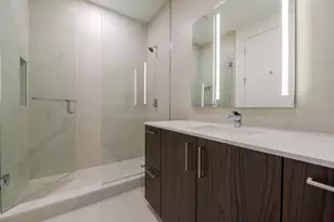 211 N Harbor Dr, Chicago, IL 60601 - Photo 14