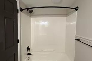 905 N Sheridan Rd, Peoria, IL 61606 - Photo 10