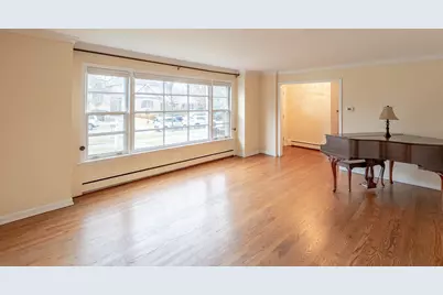 6225 N Kirkwood Avenue, Chicago, IL 60646 - Photo 2