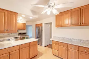 6225 N Kirkwood Ave, Chicago, IL 60646 - Photo 6