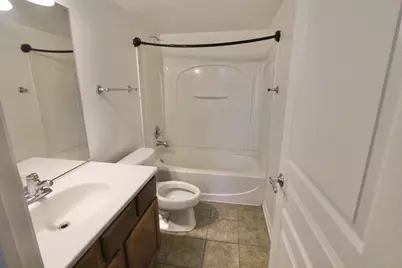 2711 Neubauer Circle, Lindenhurst, IL 60046 - Photo 22