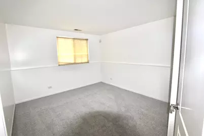 2711 Neubauer Circle, Lindenhurst, IL 60046 - Photo 24