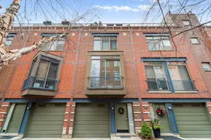 310 N Clinton St, Chicago, IL 60661 - Photo 2
