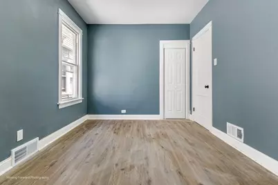 10722 S Prairie Avenue, Chicago, IL 60628 - Photo 8