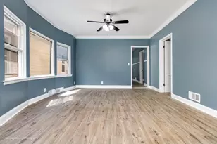 10722 S Prairie Ave, Chicago, IL 60628 - Photo 6