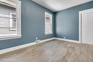 10722 S Prairie Ave, Chicago, IL 60628 - Photo 10