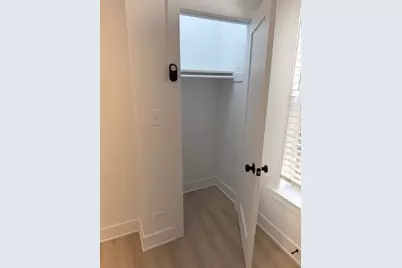 6977 N Bell Avenue #3, Chicago, IL 60659 - Photo 12