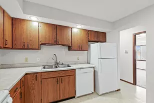 2555 Clayton Blvd, Champaign, IL 61822 - Photo 12