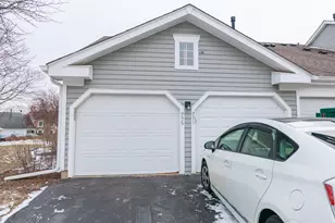 225 Thornapple Ct, Buffalo Grove, IL 60089 - Photo 1