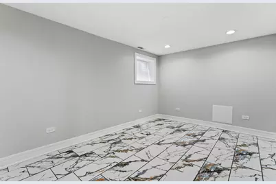 9410 S Champlain Avenue, Chicago, IL 60619 - Photo 16