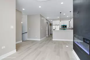 3926 W Arthington St, Chicago, IL 60624 - Photo 8