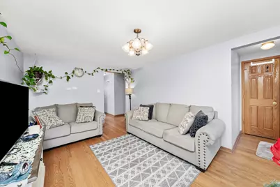 7726 Neenah Avenue, Burbank, IL 60459 - Photo 4