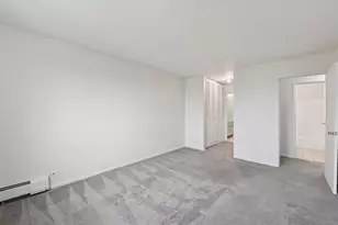 1880 Bonnie Ln, Hoffman Estates, IL 60169 - Photo 6