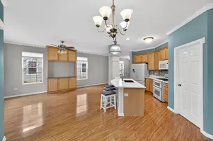 334 Buckingham Ct, Lombard, IL 60148 - Photo 10