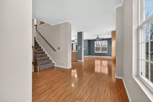 334 Buckingham Ct, Lombard, IL 60148 - Photo 4