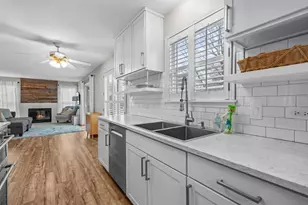 1115 Apple Hill Ct, Elgin, IL 60120 - Photo 8