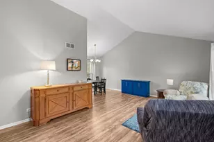 1115 Apple Hill Ct, Elgin, IL 60120 - Photo 4