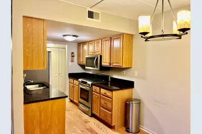 500 Redondo Drive #309, Downers Grove, IL 60516 - Photo 4