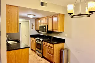 500 Redondo Dr, Downers Grove, IL 60516 - Photo 4