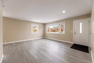 1616 Wilcox St, Crest Hill, IL 60435 - Photo 2