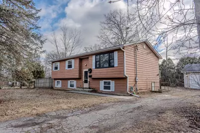 4149 W Oglesby Avenue, Gurnee, IL 60031 - Photo 2