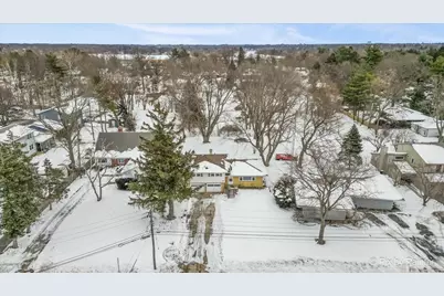 612 Russell Road, Dekalb, IL 60115 - Photo 32