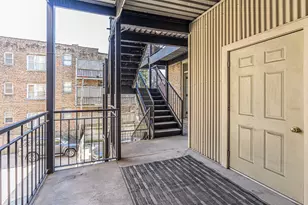 1951 W Foster Ave, Chicago, IL 60640 - Photo 24