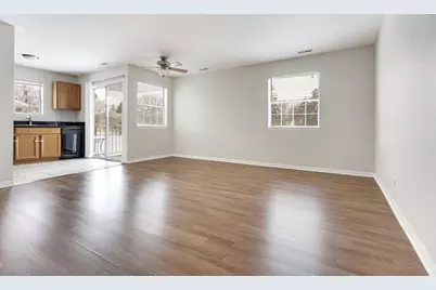 86 N Victoria Lane #C, Streamwood, IL 60107 - Photo 2