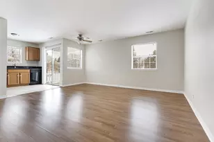 86 N Victoria Ln, Streamwood, IL 60107 - Photo 2