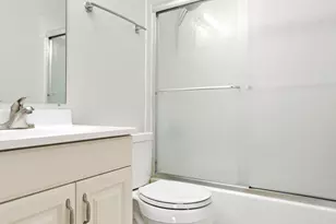 86 N Victoria Ln, Streamwood, IL 60107 - Photo 14
