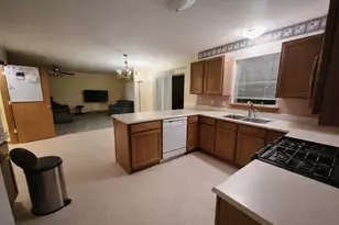 1819 Lake Shore Dr, Romeoville, IL 60446 - Photo 6