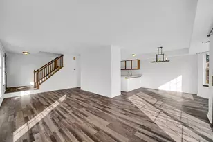 55 King Dr, Streamwood, IL 60107 - Photo 6