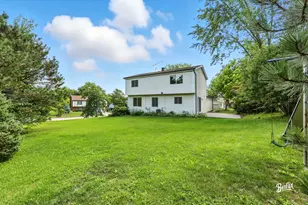 318 Exmoor Dr, Streamwood, IL 60107 - Photo 22