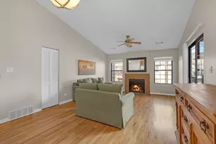 1915 N Hicks Rd, Palatine, IL 60074 - Photo 8